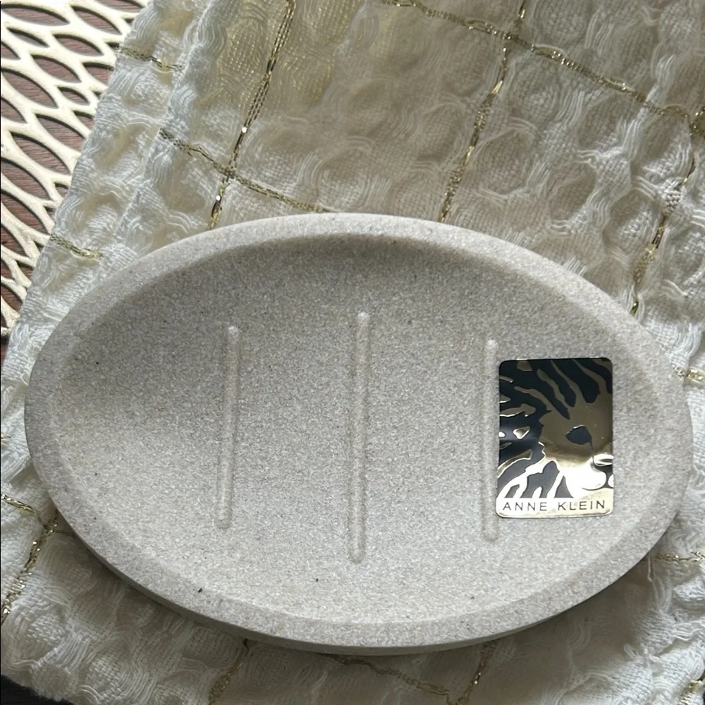 Anne Klein Textured Beige White Soap Dish NEW